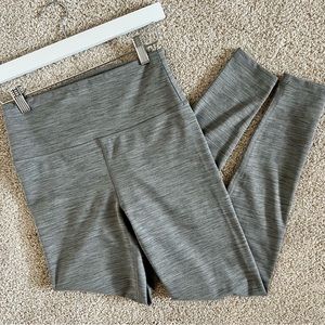 American Eagle Gray Silver The Everything Legging Workout Athletic Pants Small